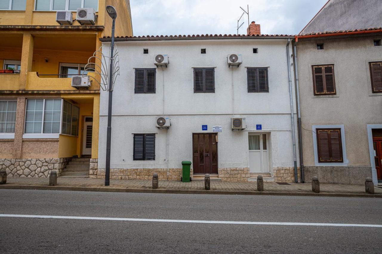 Apartmani Gabrijela Crikvenica Bagian luar foto