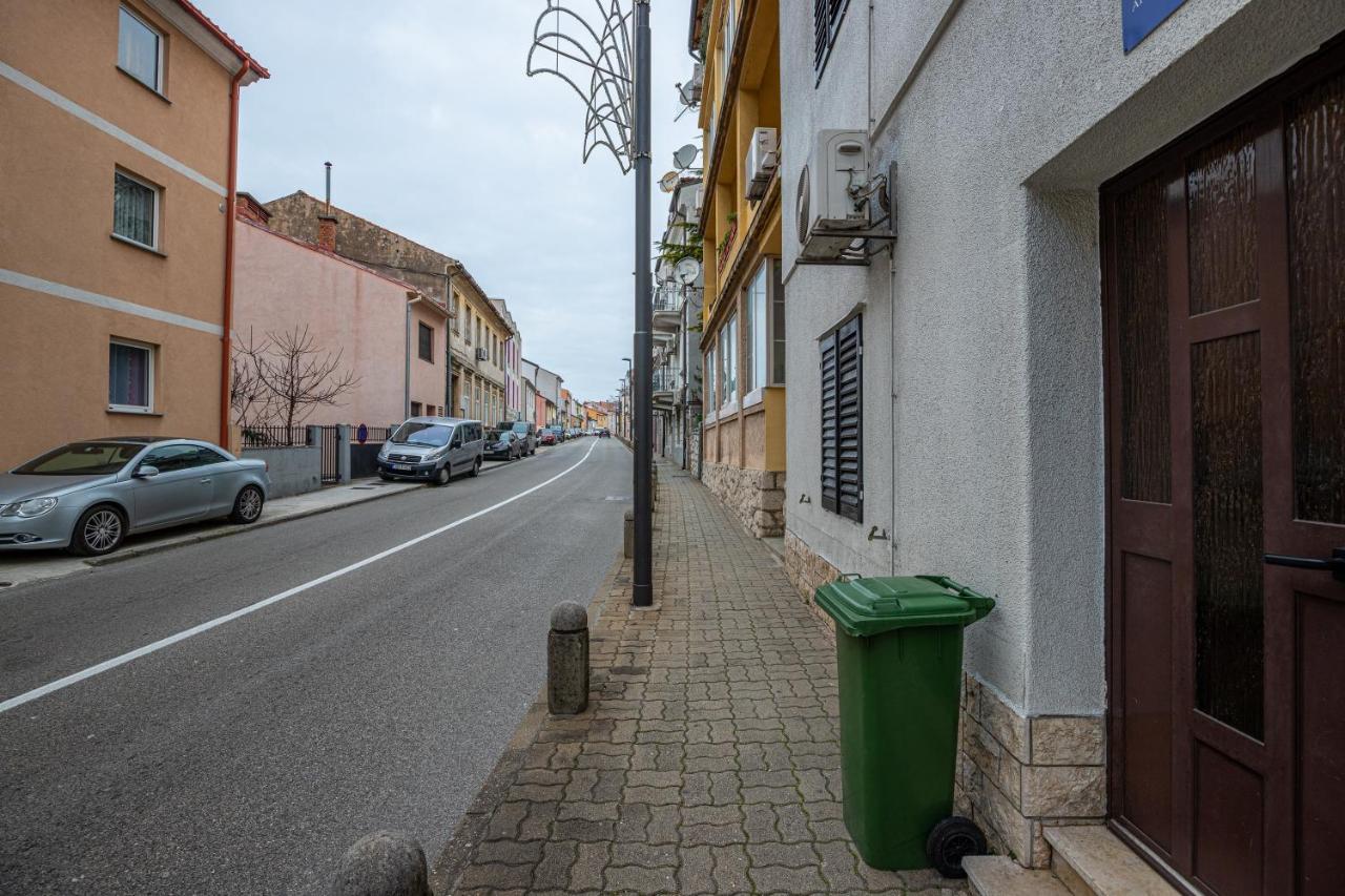 Apartmani Gabrijela Crikvenica Bagian luar foto